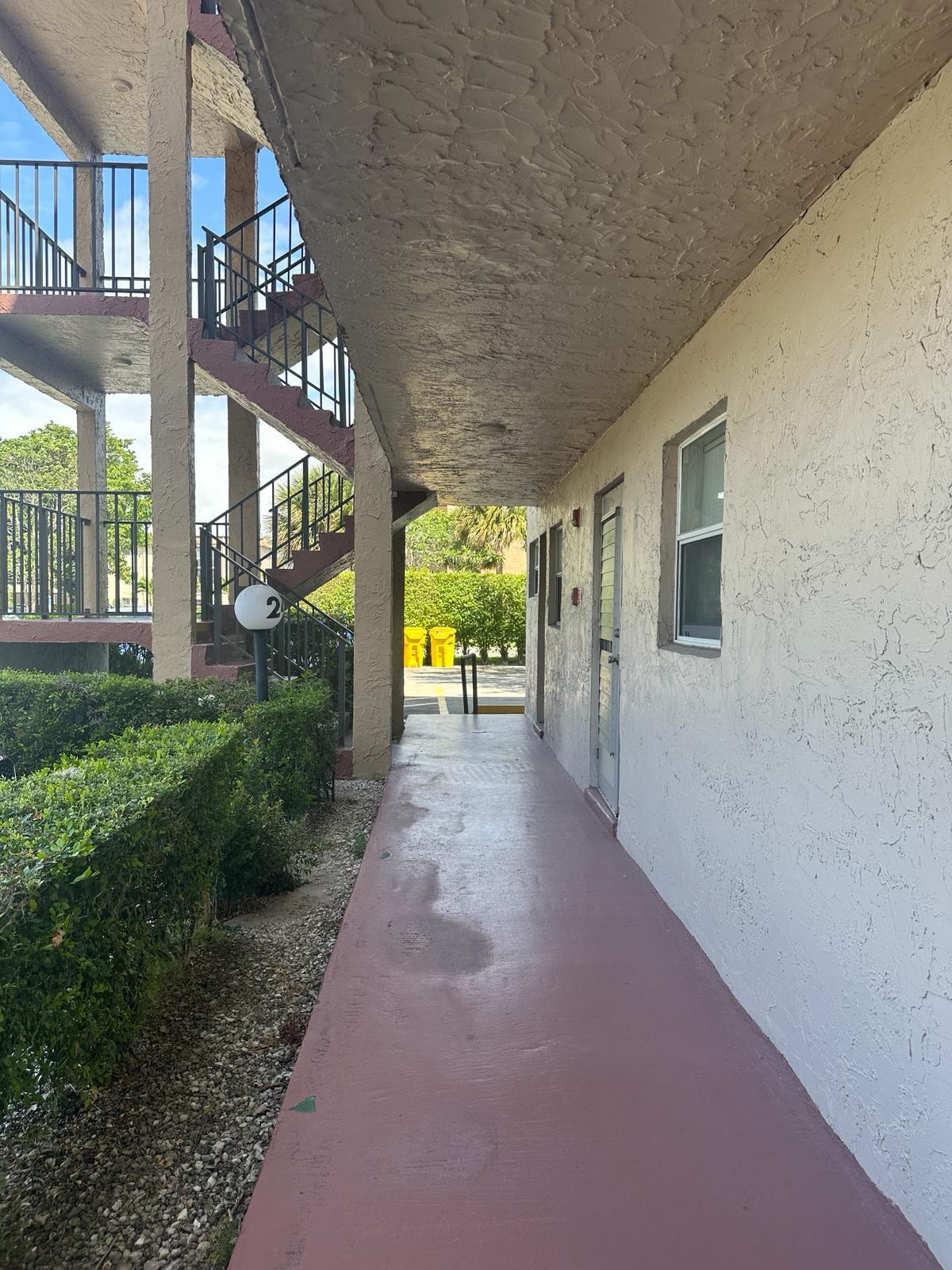 225 Bonnie #116, Palm Springs FL 33461