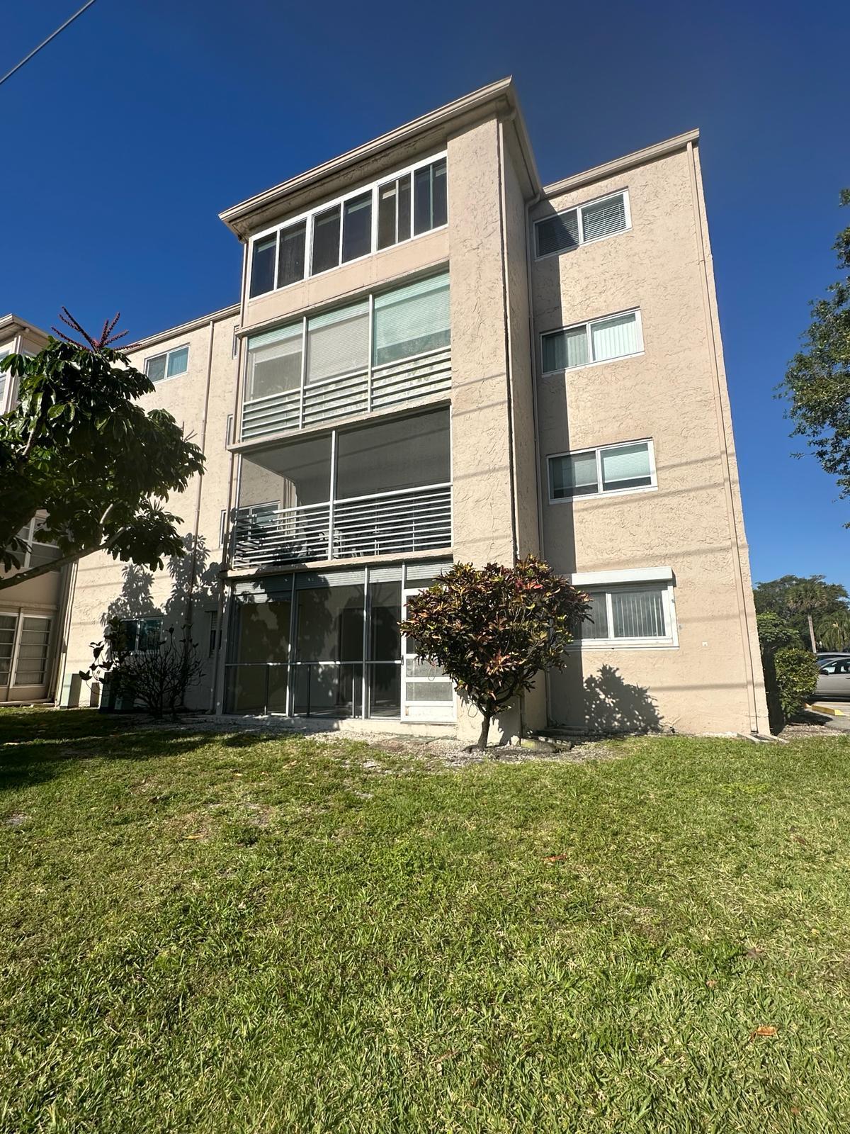 225 Bonnie #116, Palm Springs FL 33461