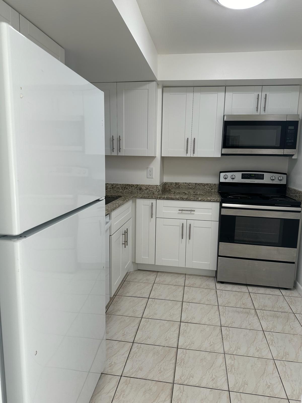 225 Bonnie #116, Palm Springs FL 33461