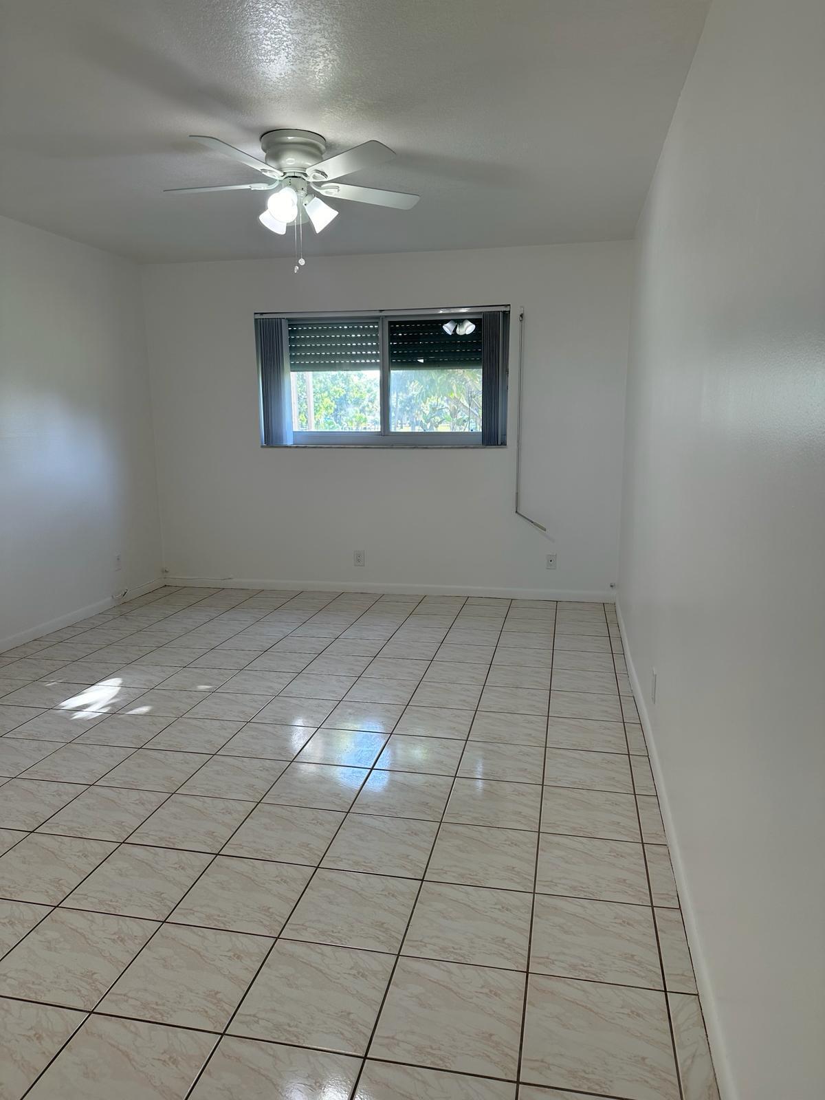 225 Bonnie #116, Palm Springs FL 33461