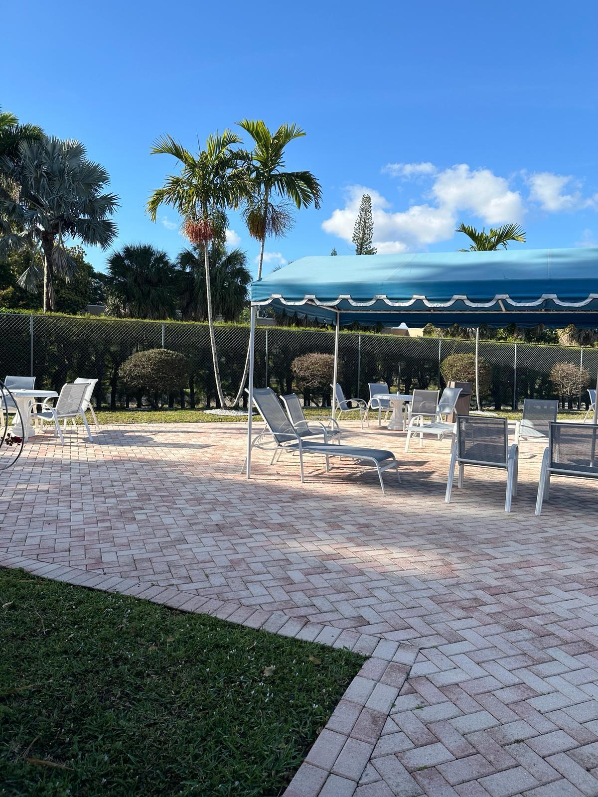 225 Bonnie #116, Palm Springs FL 33461