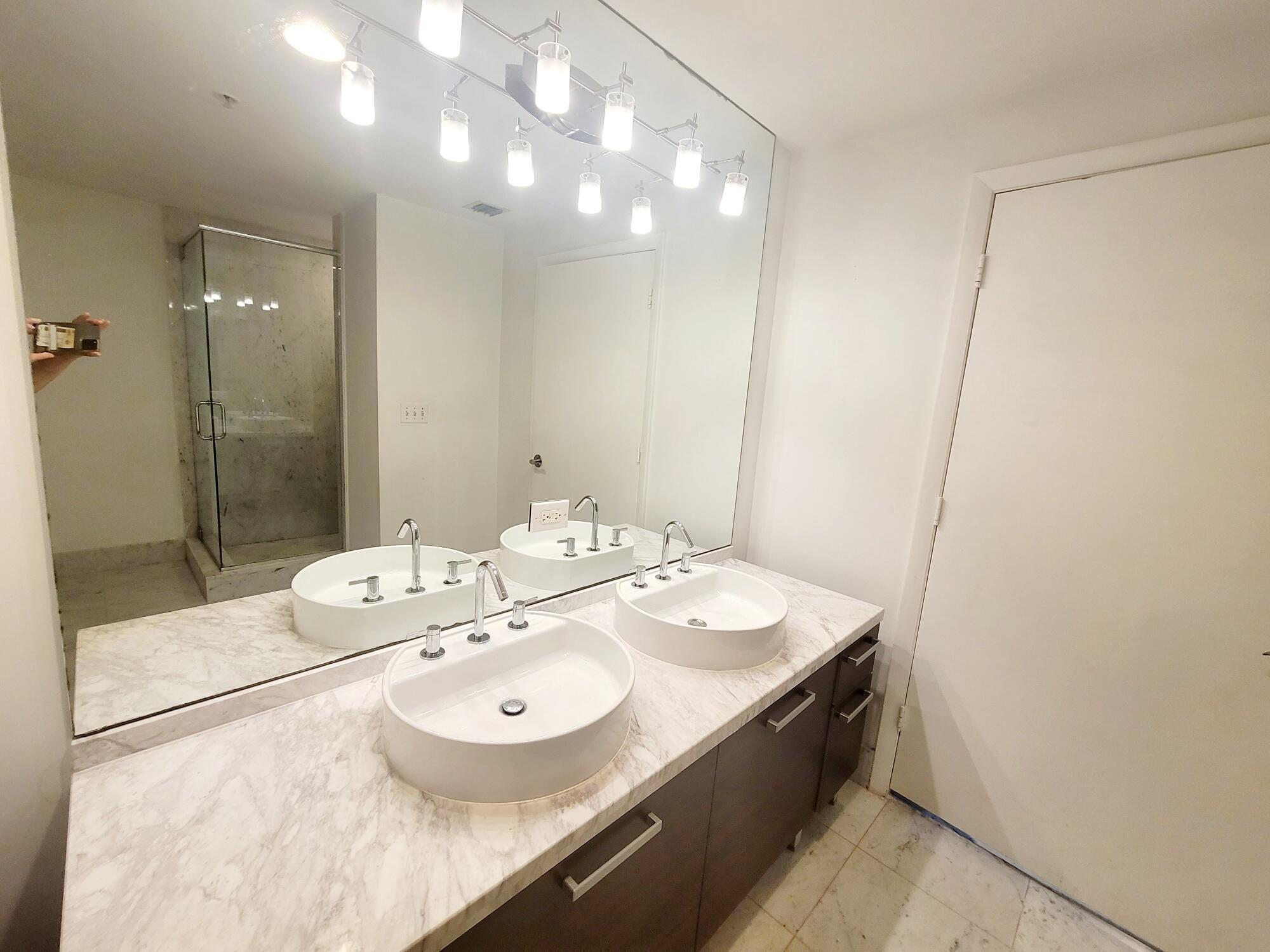 244 Biscayne Boulevard #401, Miami FL 33132
