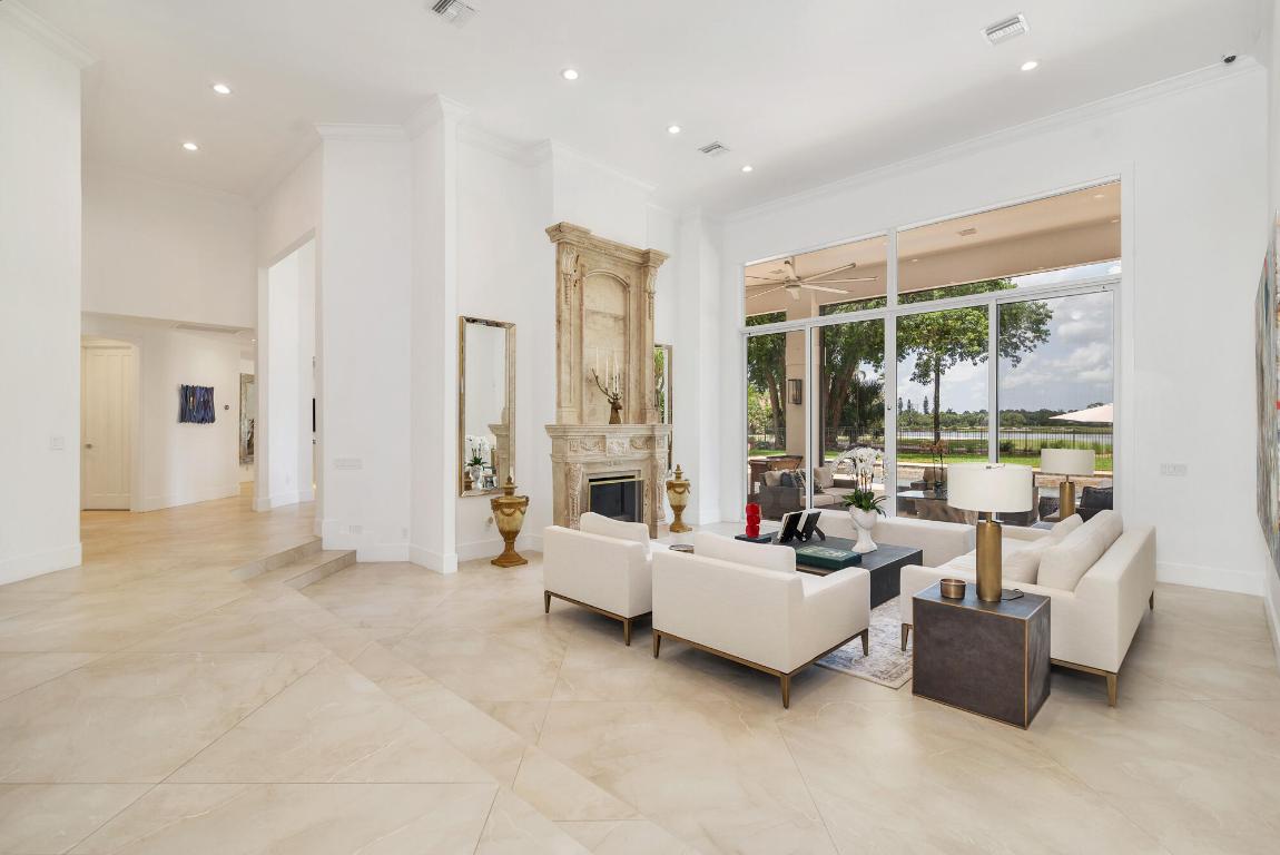 1504 Breakers West, West Palm Beach FL 33411