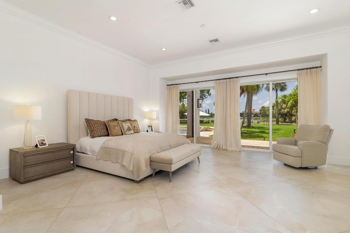 1504 Breakers West, West Palm Beach FL 33411