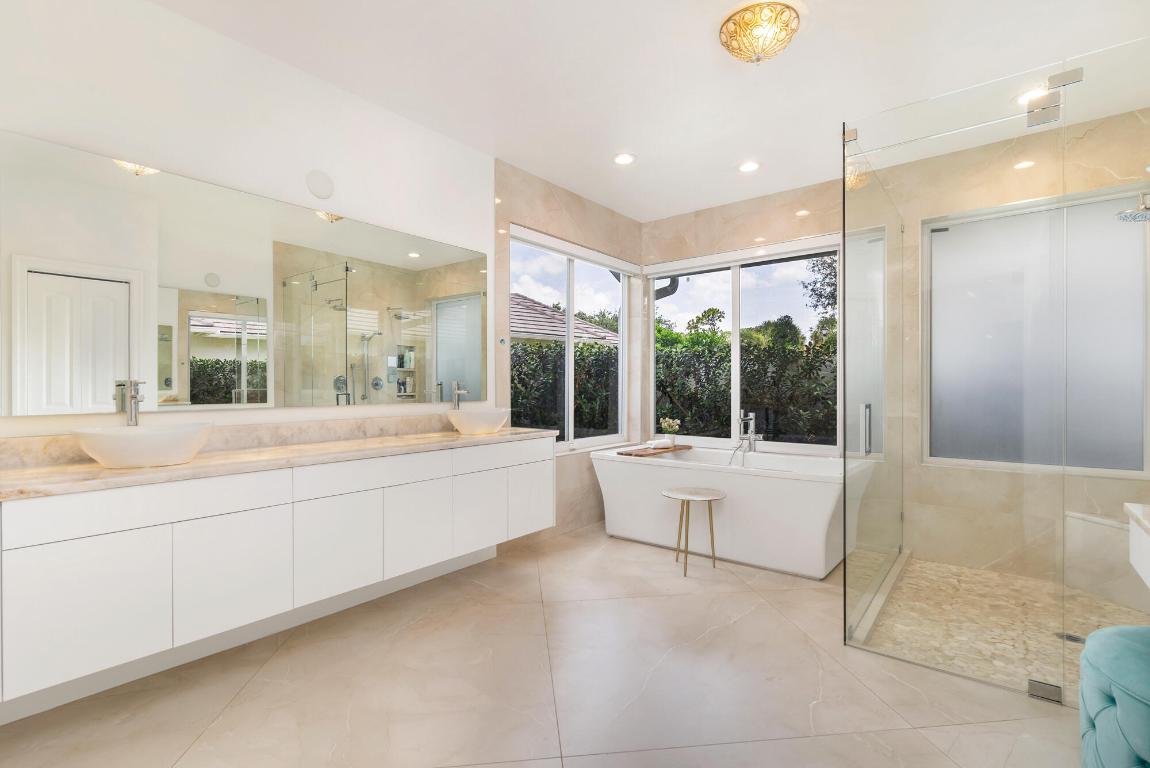 1504 Breakers West, West Palm Beach FL 33411