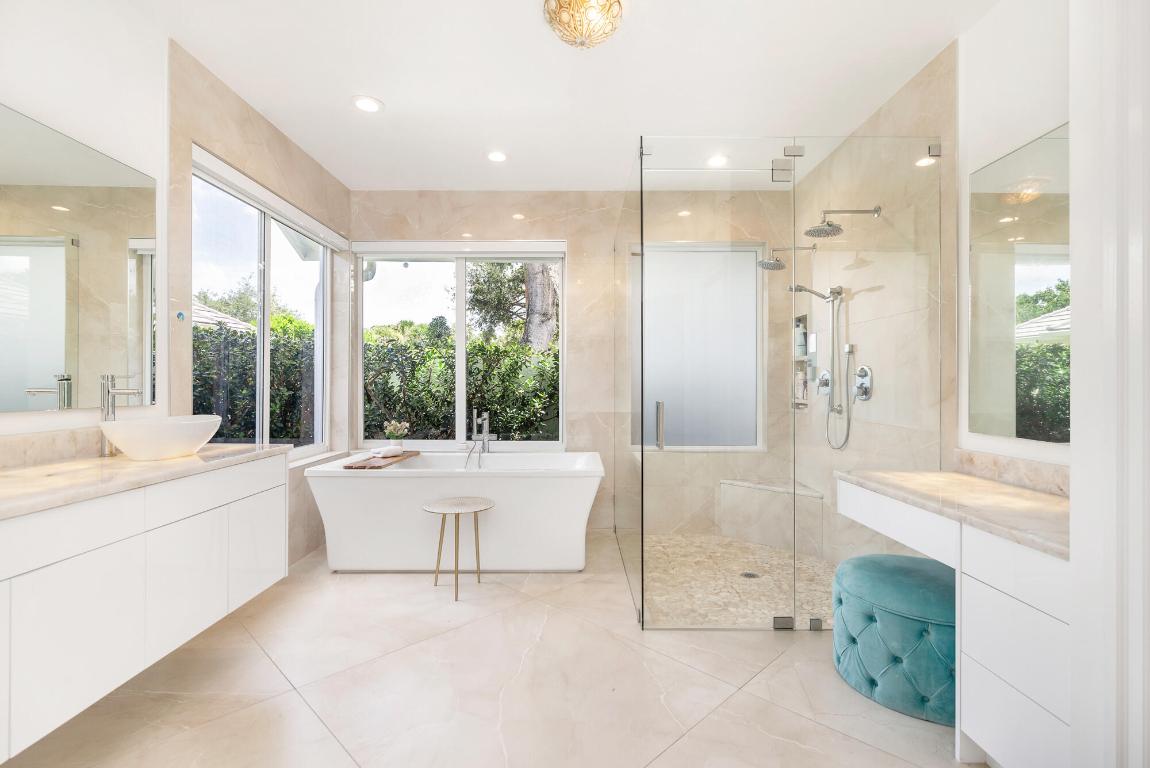1504 Breakers West, West Palm Beach FL 33411