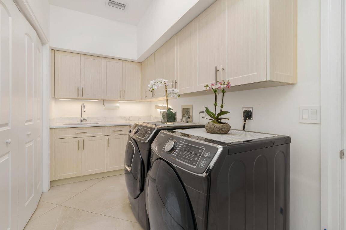 1504 Breakers West, West Palm Beach FL 33411
