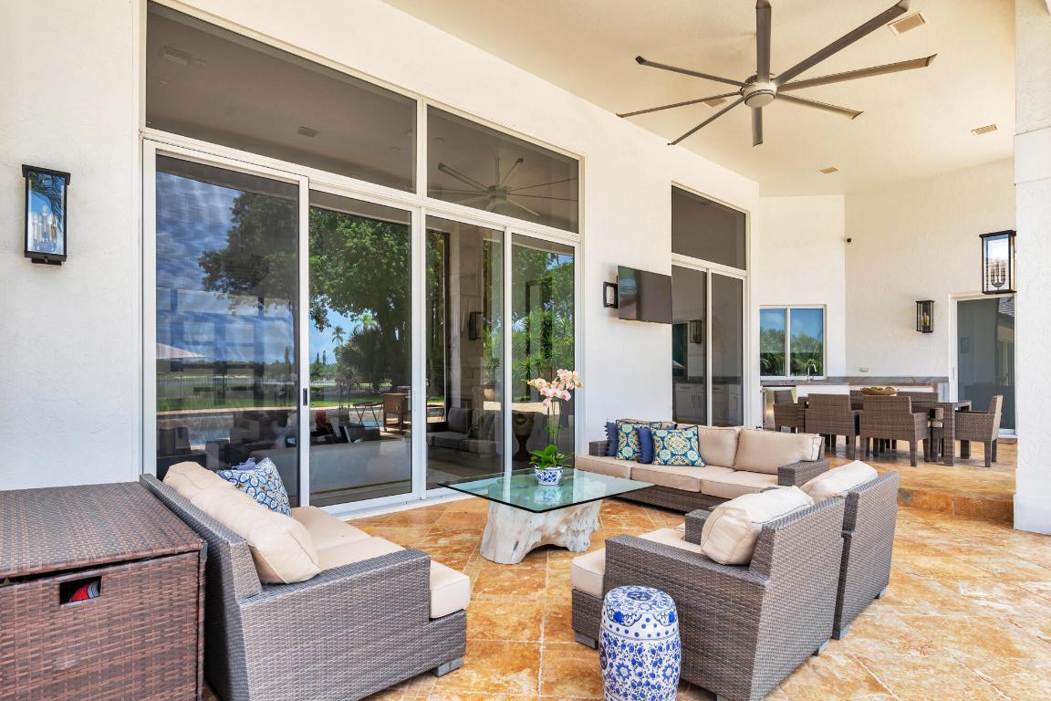 1504 Breakers West, West Palm Beach FL 33411
