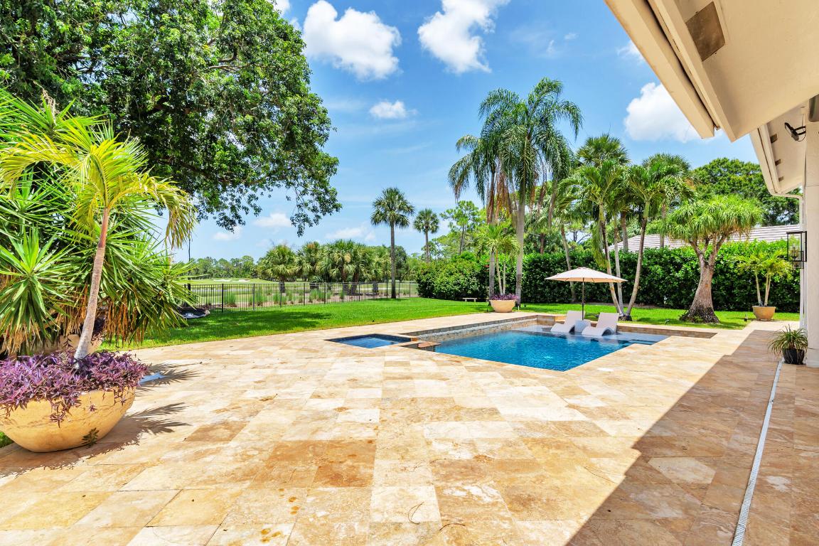 1504 Breakers West, West Palm Beach FL 33411