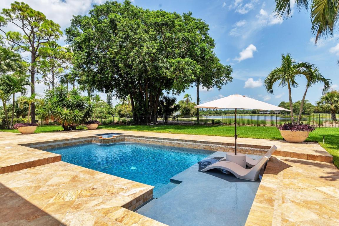1504 Breakers West, West Palm Beach FL 33411