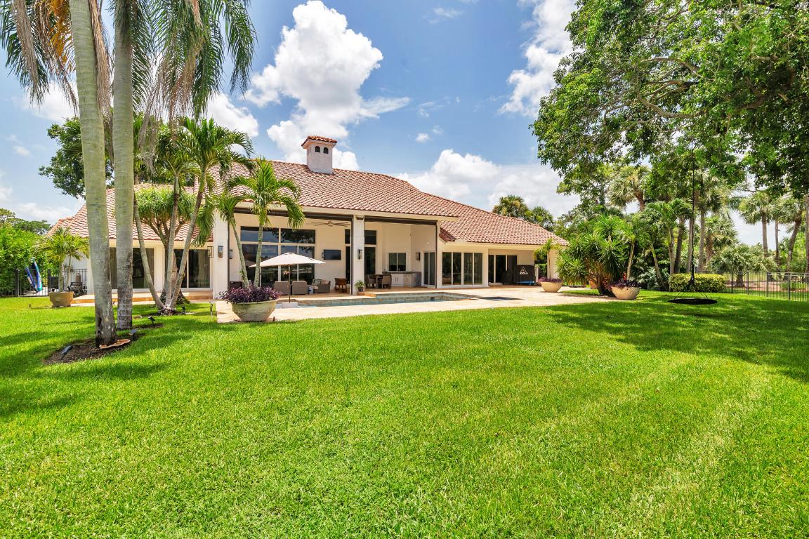 1504 Breakers West, West Palm Beach FL 33411