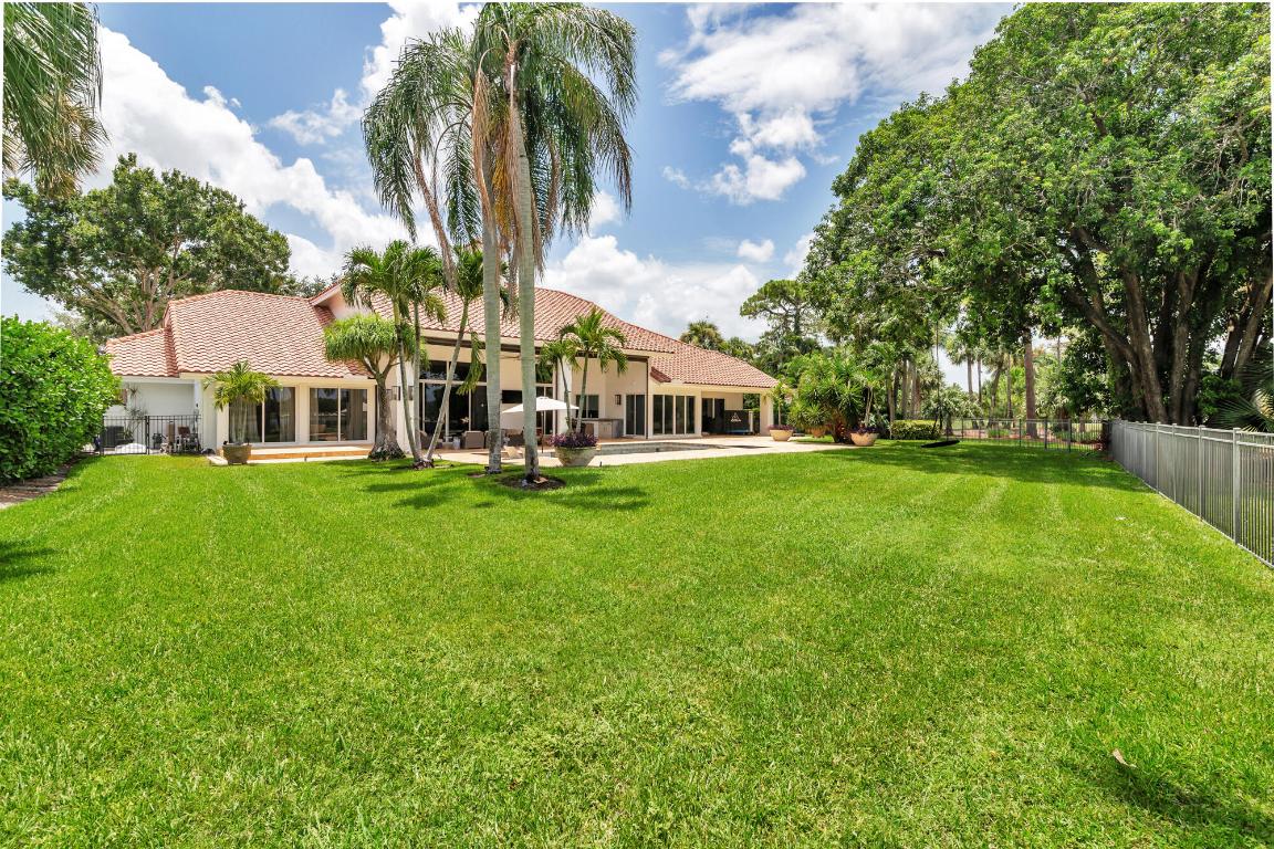 1504 Breakers West, West Palm Beach FL 33411