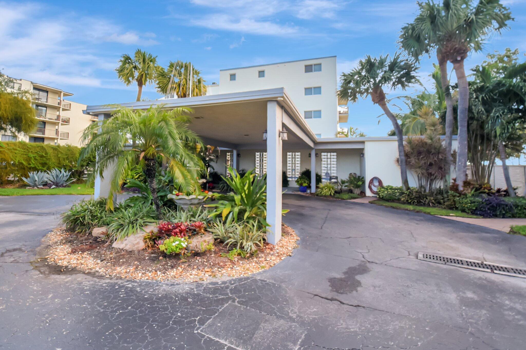 1206 S Lake #504, Lantana FL 33462