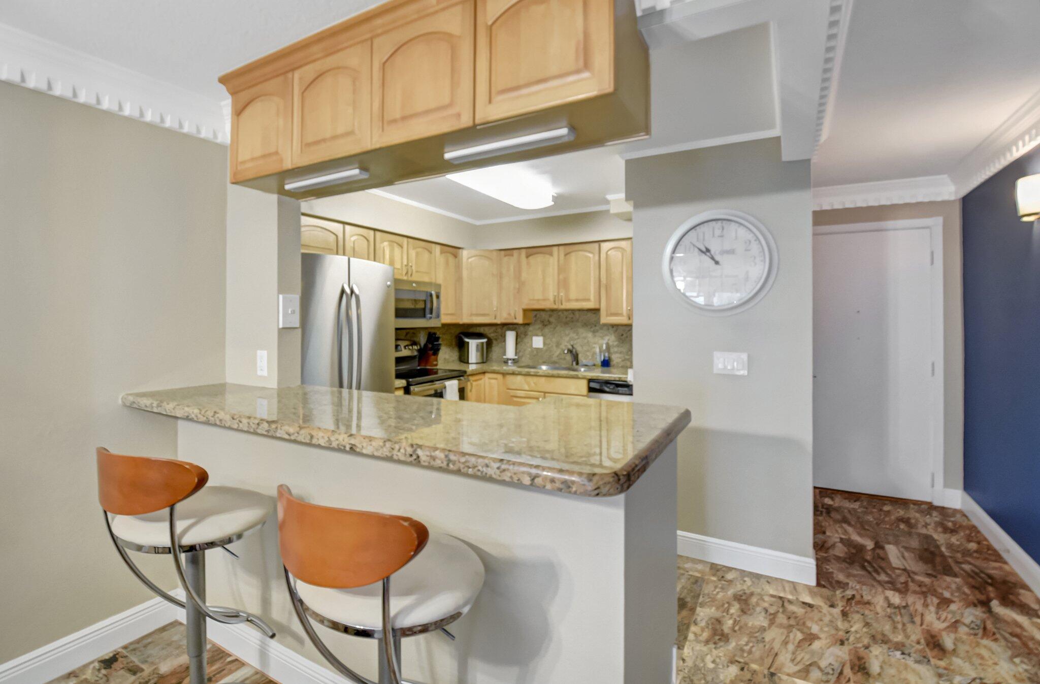 1206 S Lake #504, Lantana FL 33462