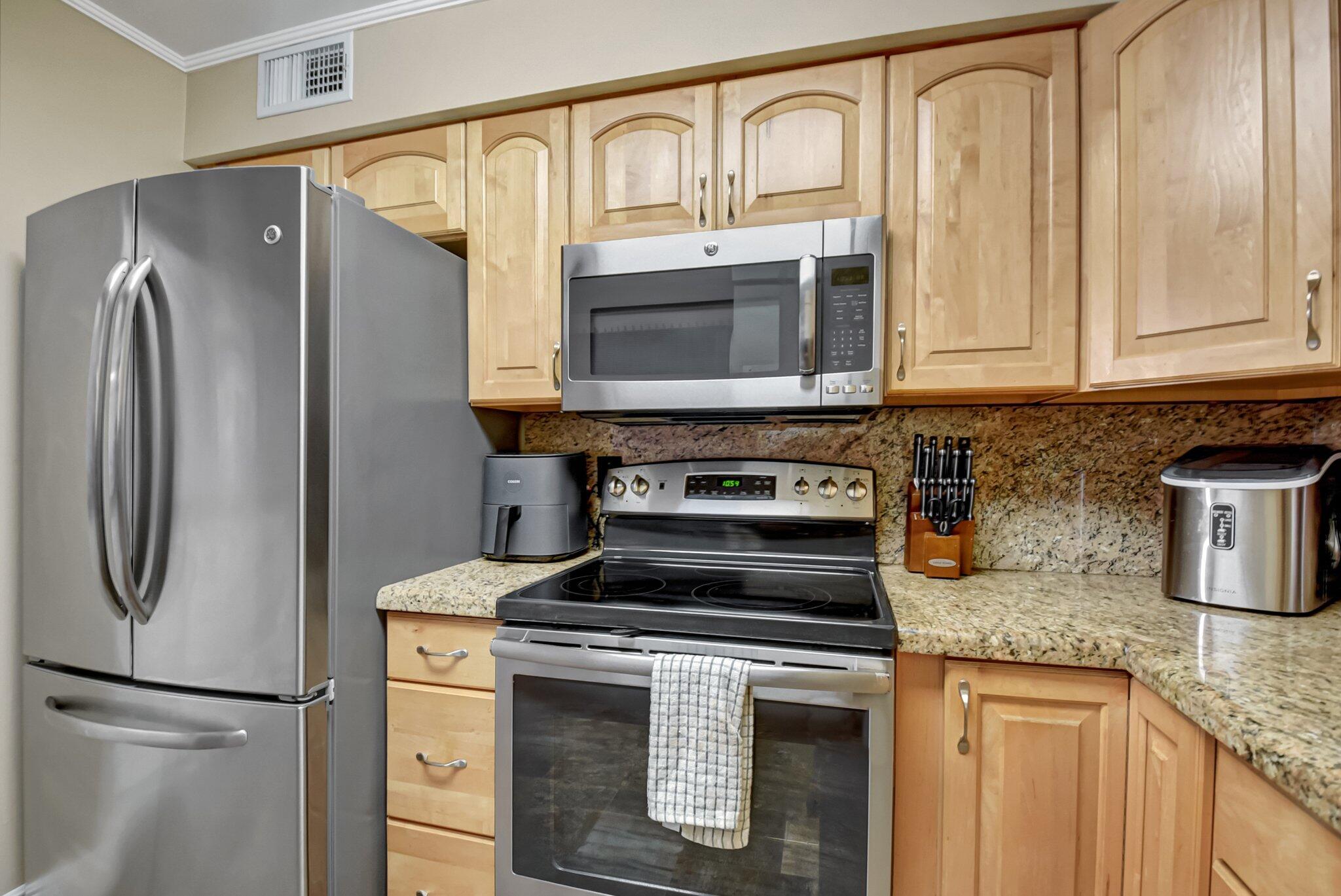 1206 S Lake #504, Lantana FL 33462