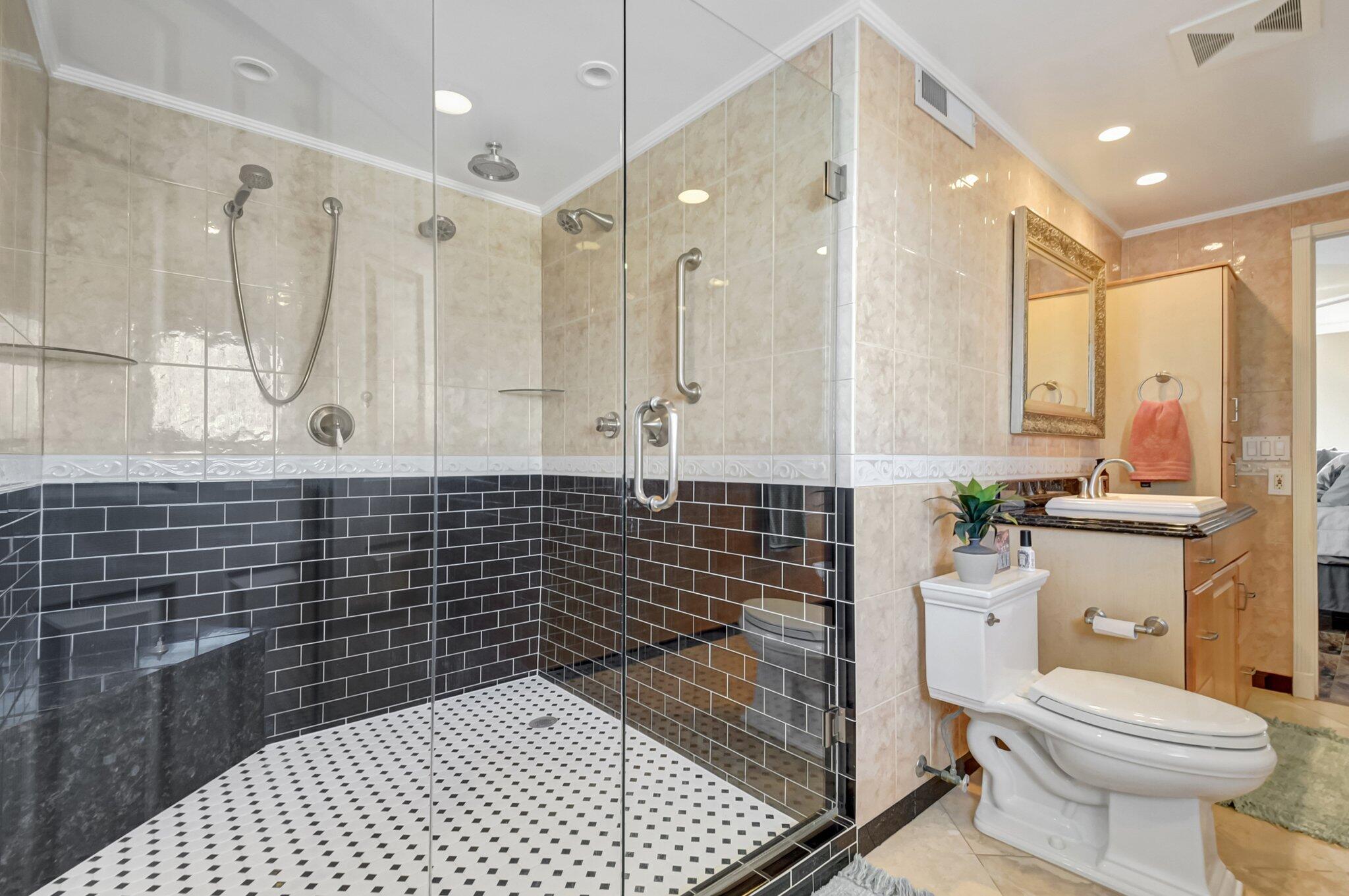 1206 S Lake #504, Lantana FL 33462