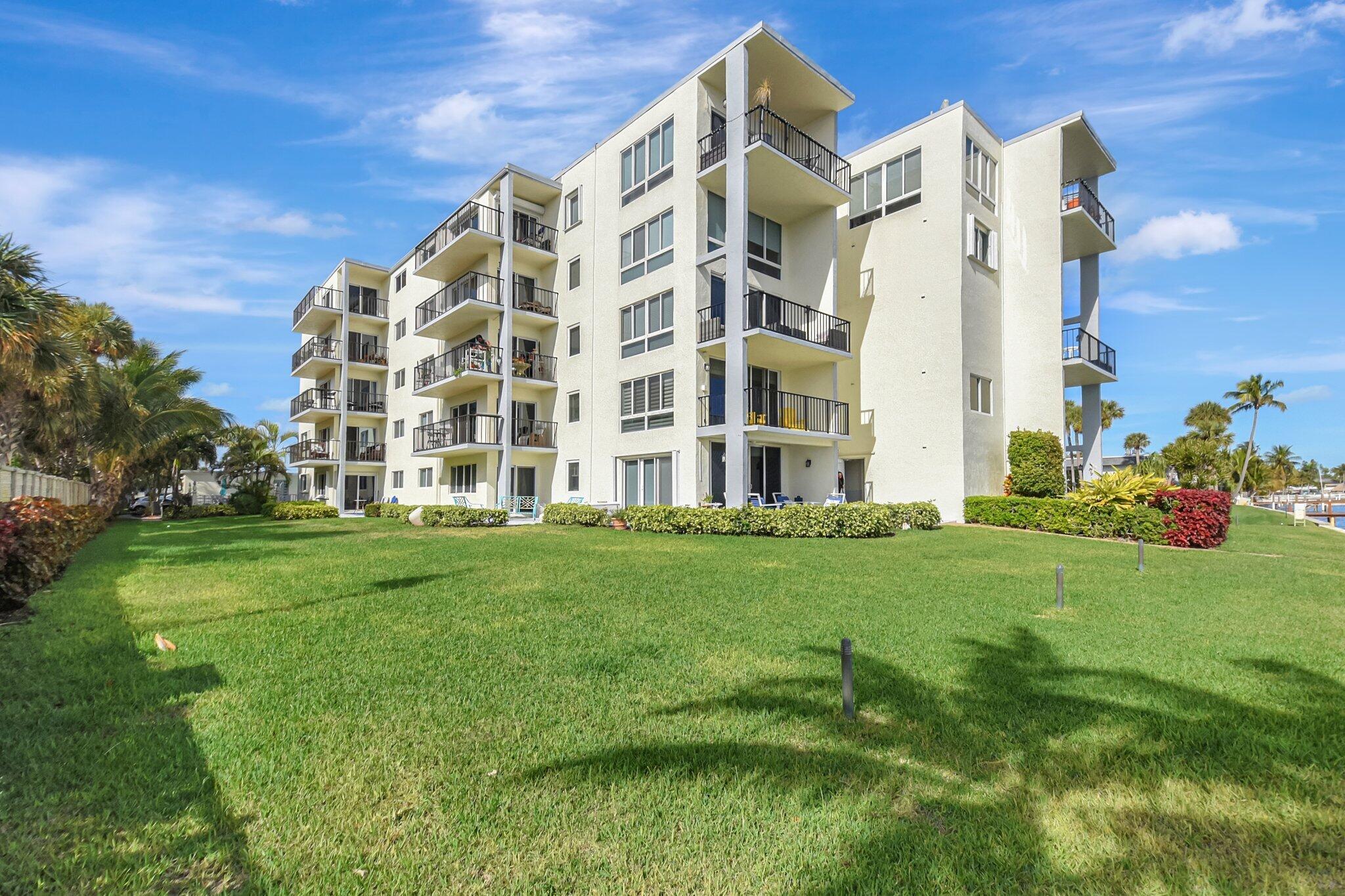 1206 S Lake #504, Lantana FL 33462