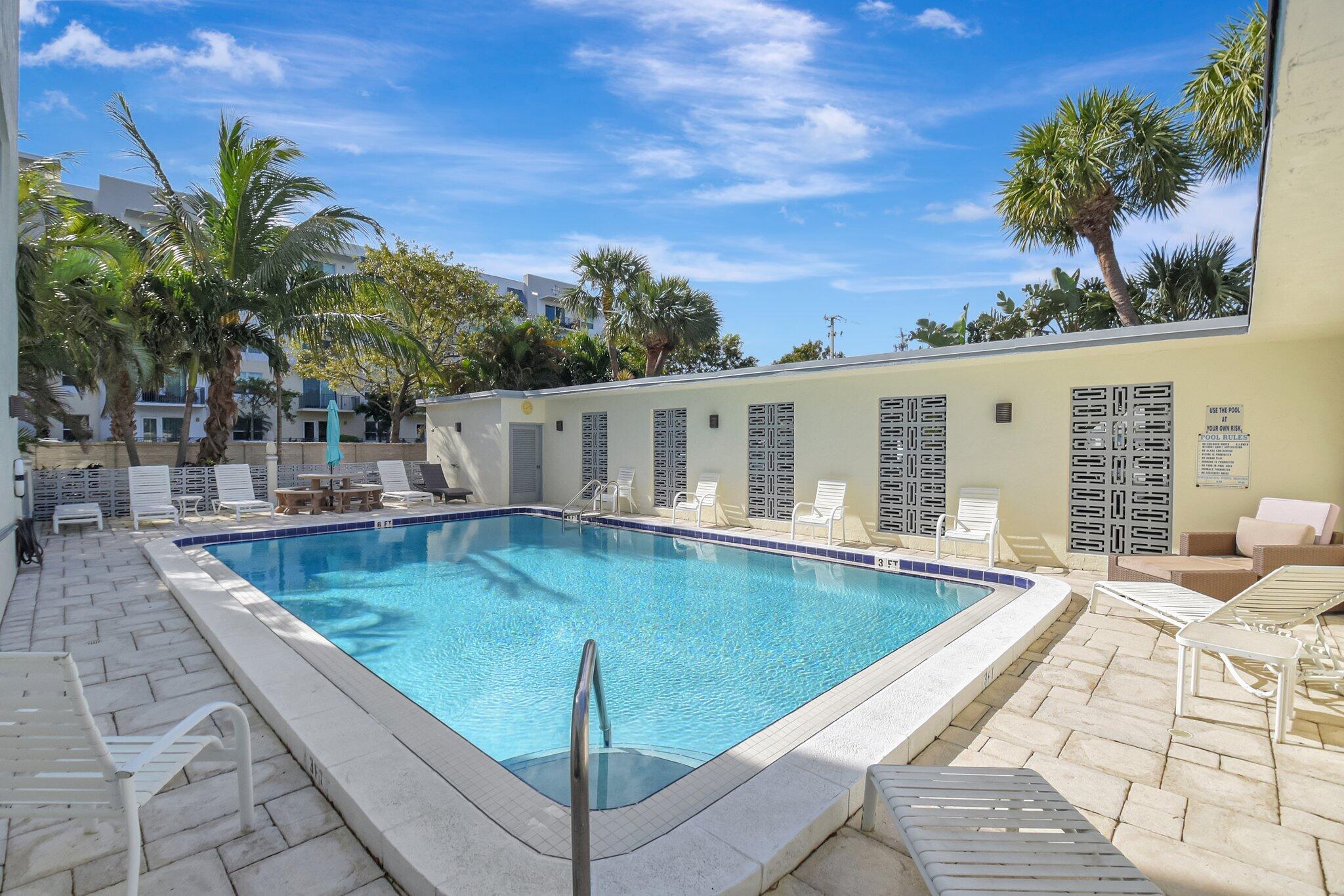 1206 S Lake #504, Lantana FL 33462