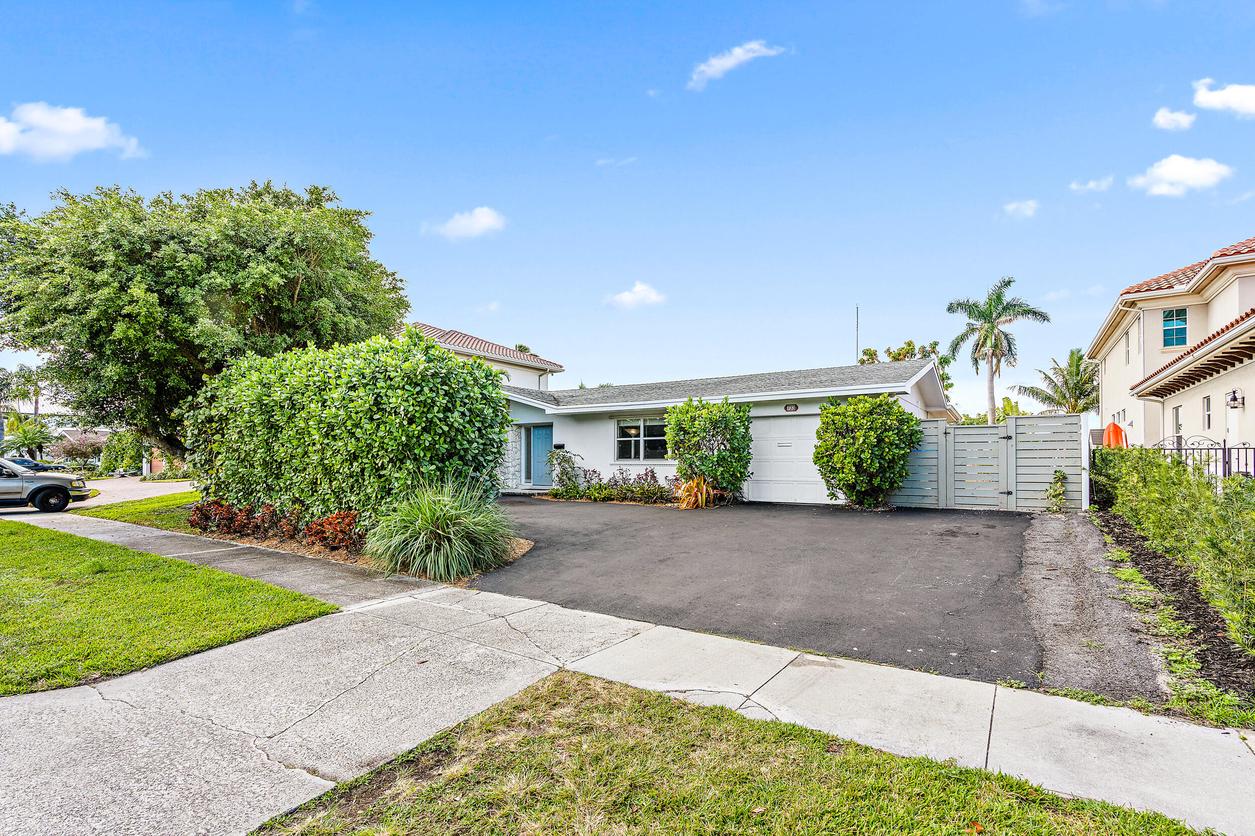 733 Waterway, North Palm Beach FL 33408