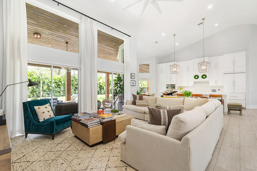 8852 154, Palm Beach Gardens FL 33418