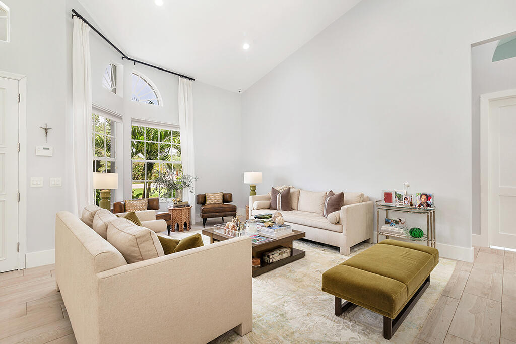 8852 154, Palm Beach Gardens FL 33418