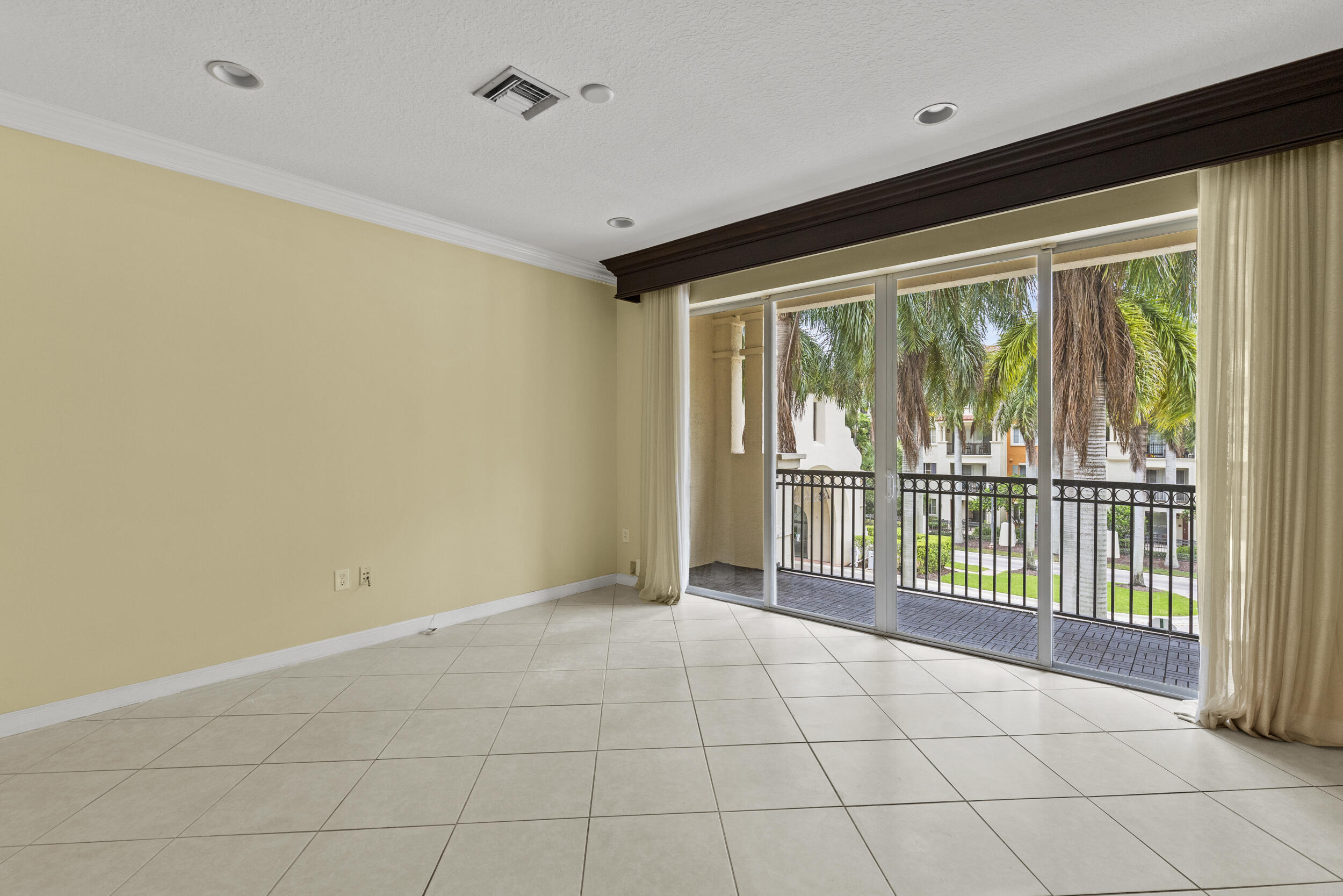 2900 NW 125th #3-305, Sunrise FL 33323
