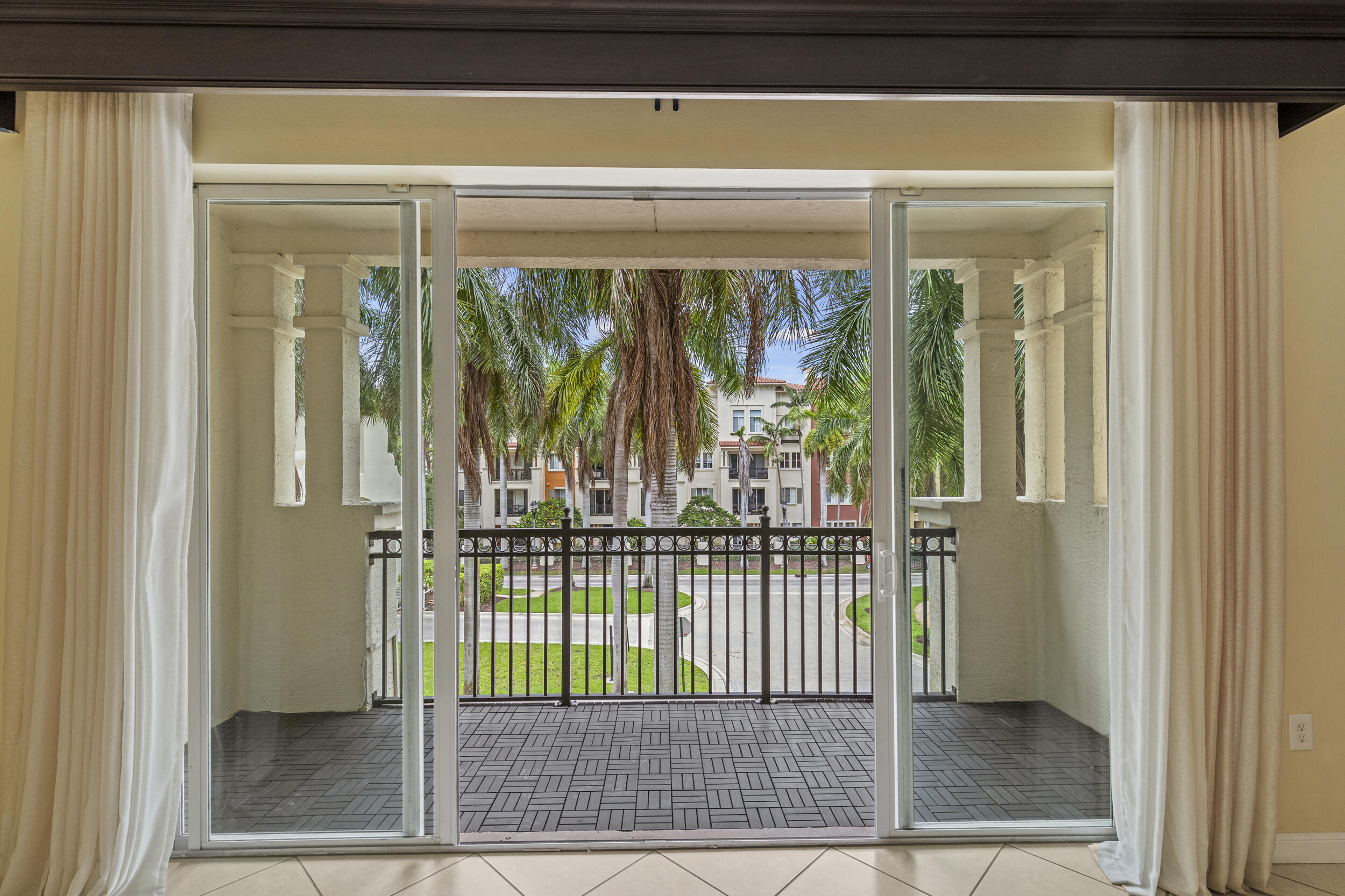 2900 NW 125th #3-305, Sunrise FL 33323