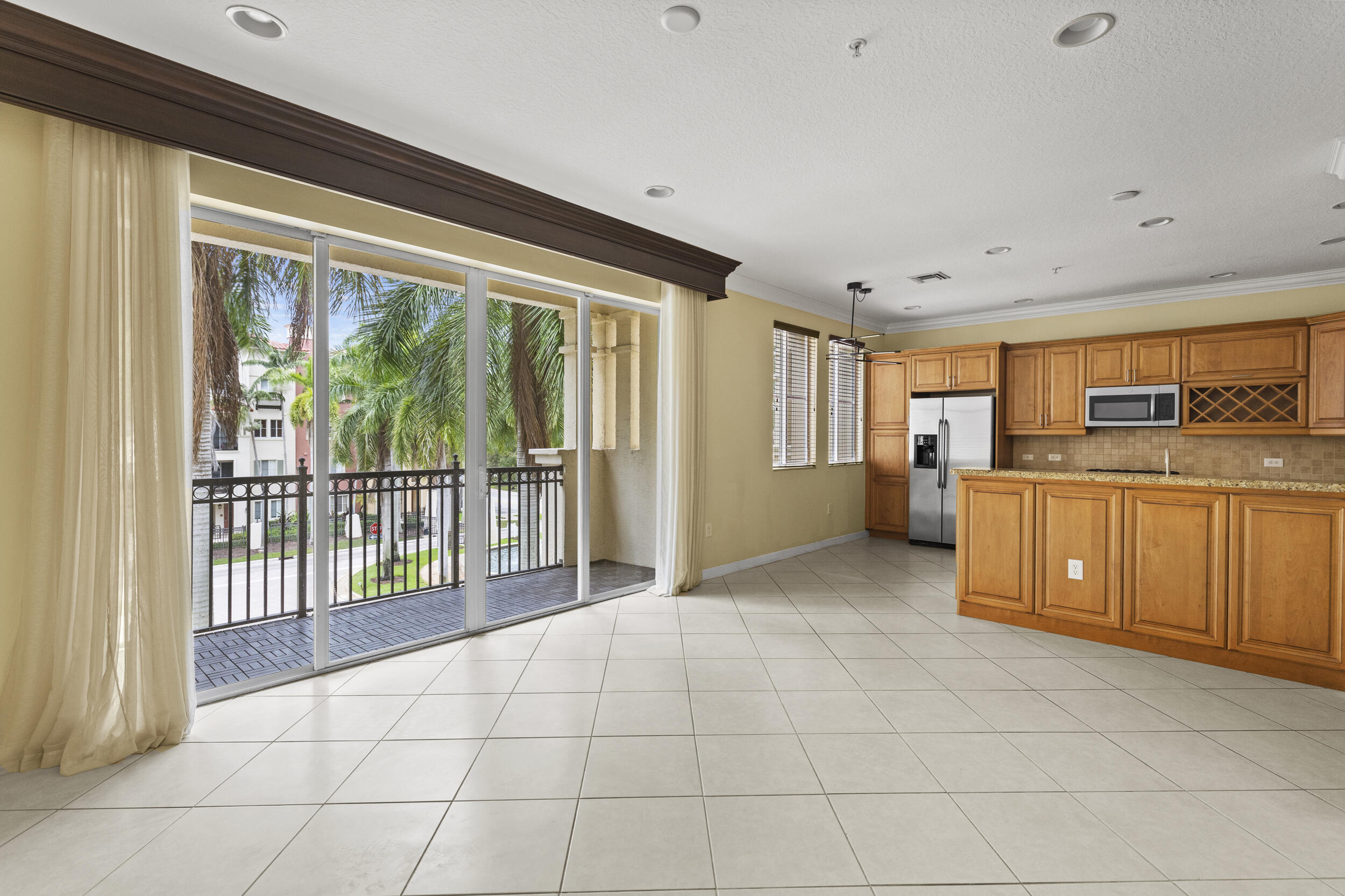 2900 NW 125th #3-305, Sunrise FL 33323