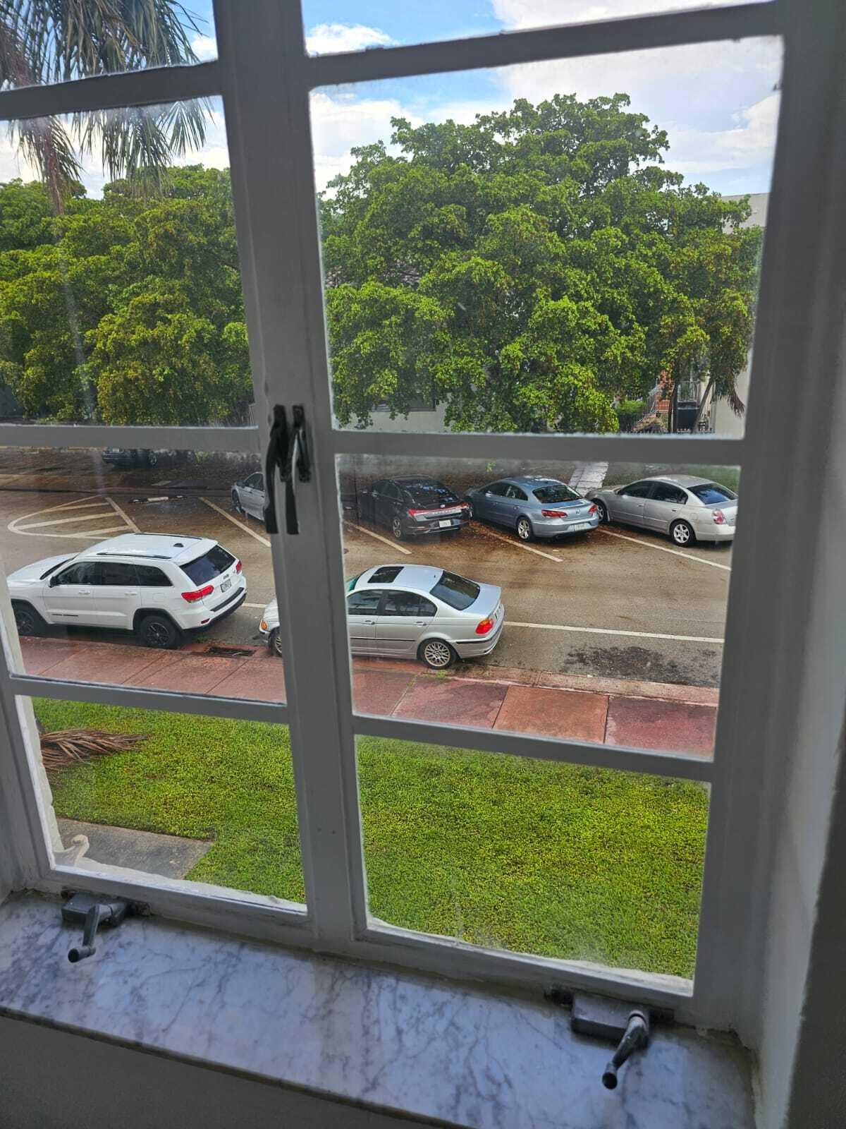 630 84th #28, Miami Beach FL 33141