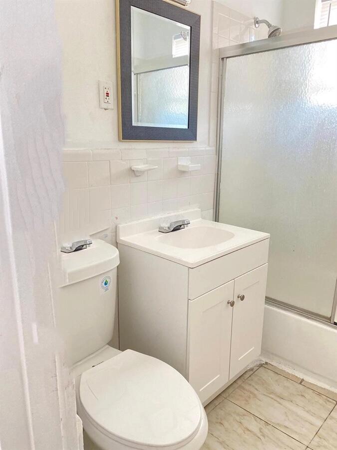630 84th #28, Miami Beach FL 33141