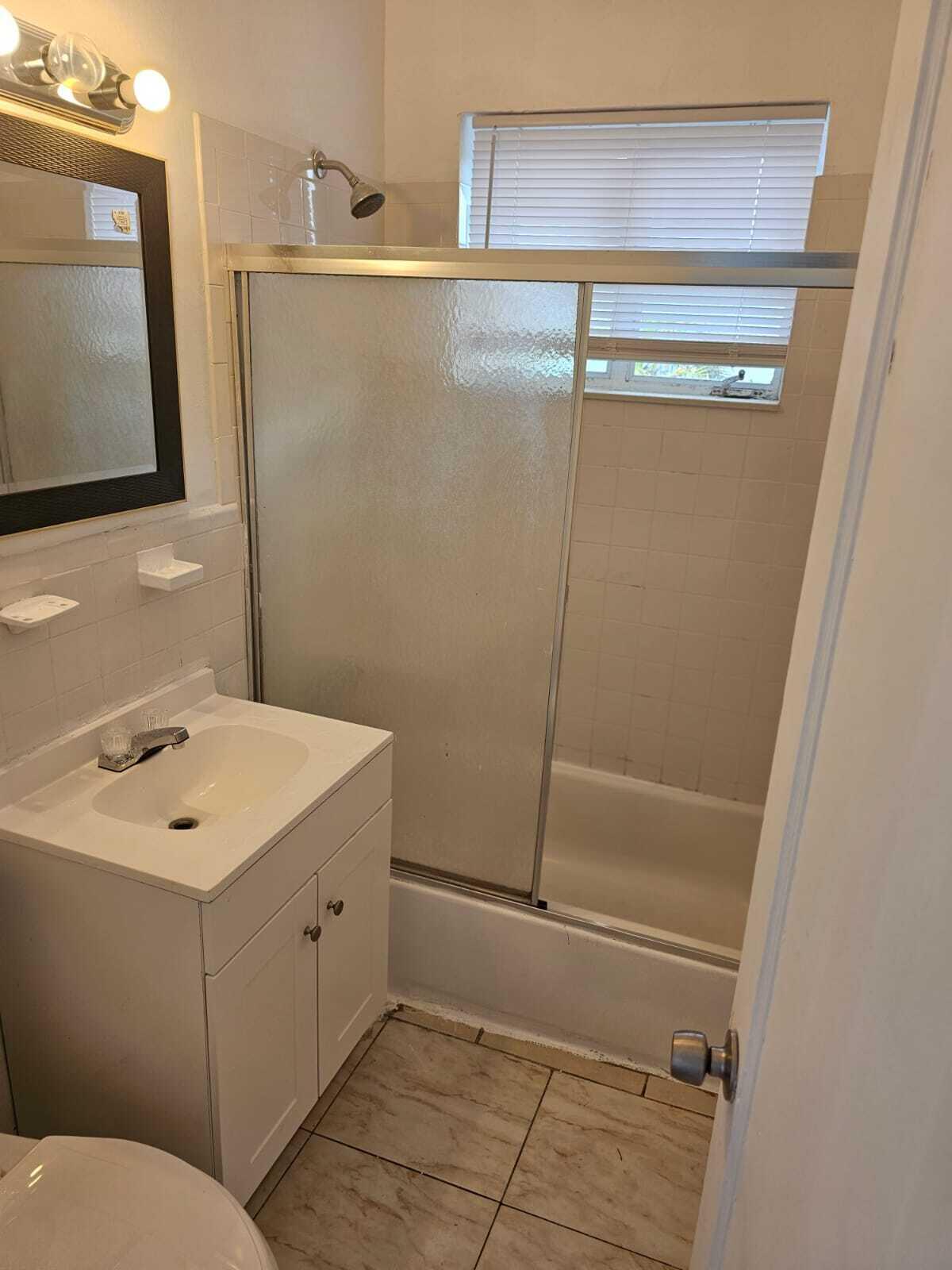 630 84th #28, Miami Beach FL 33141