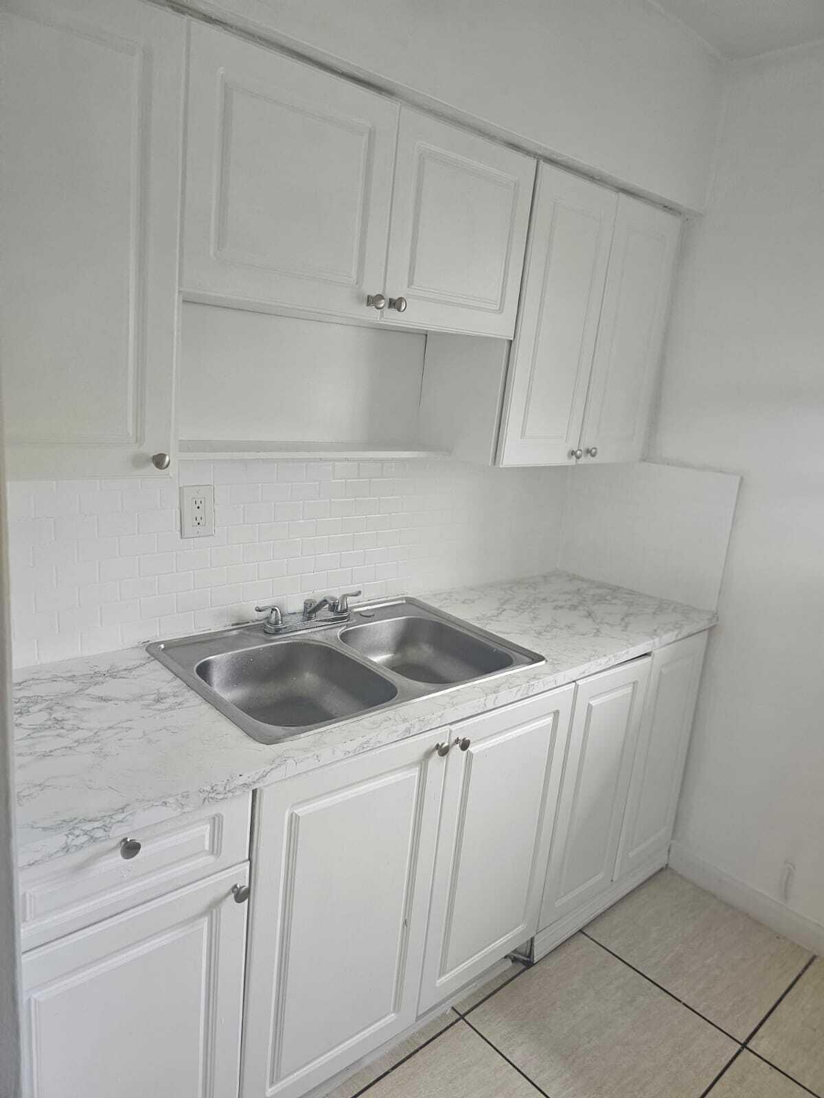 630 84th #28, Miami Beach FL 33141