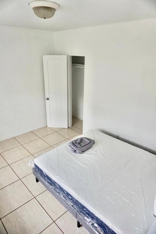 630 84th #28, Miami Beach FL 33141