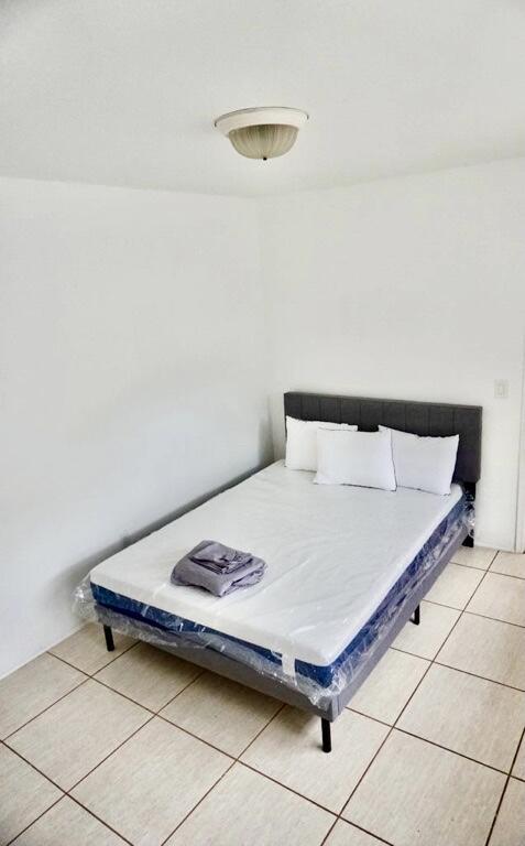 630 84th #28, Miami Beach FL 33141