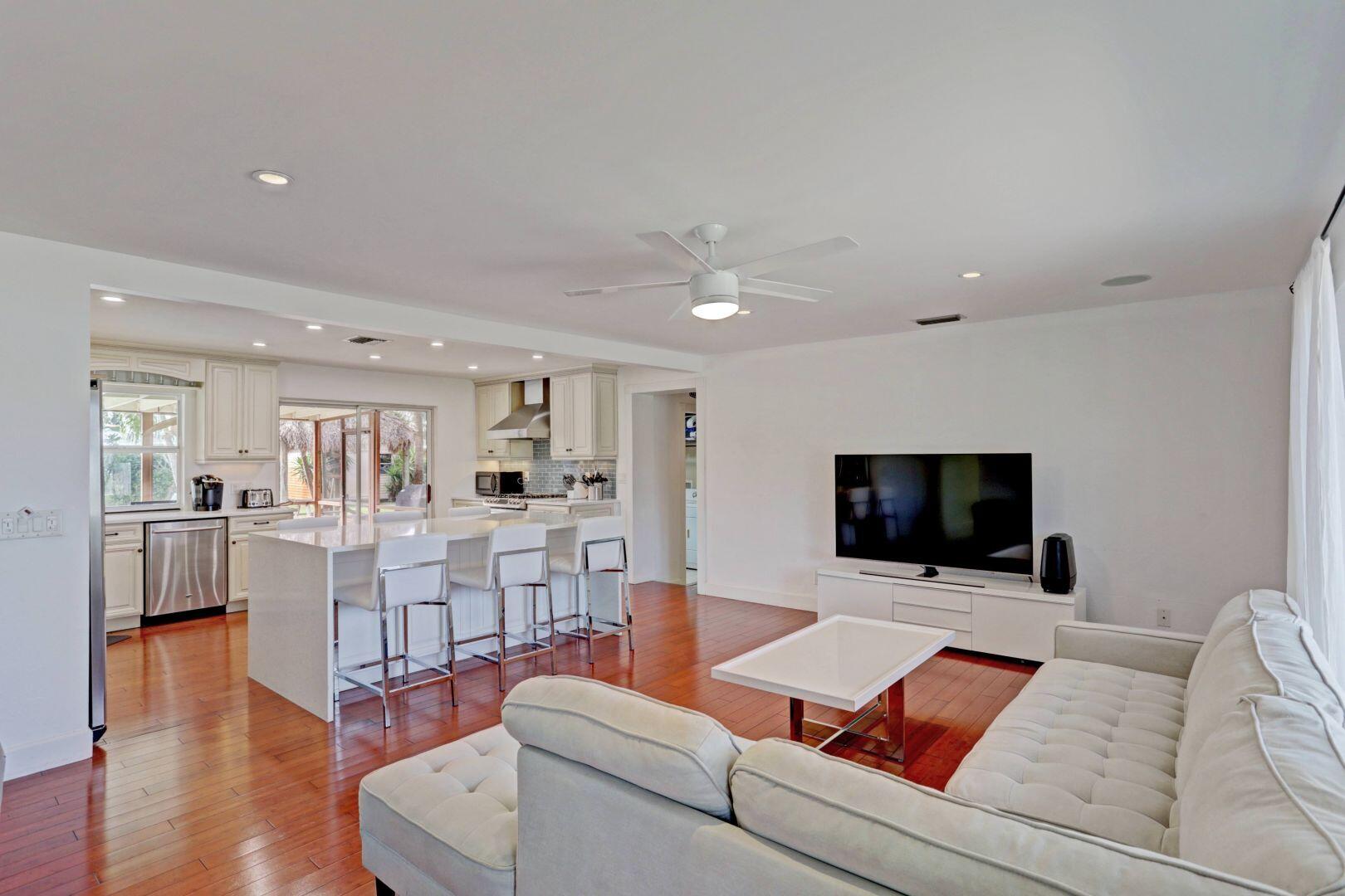 7115 Venetian, West Palm Beach FL 33406
