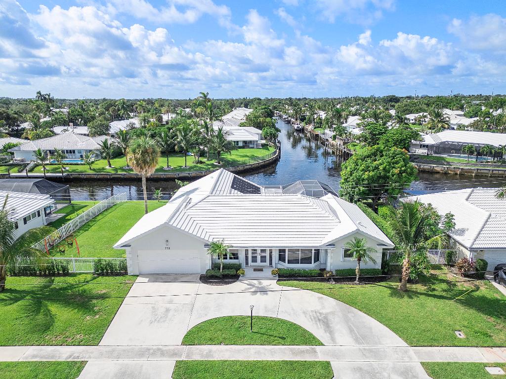 772 Apple Tree, Boca Raton FL 33486