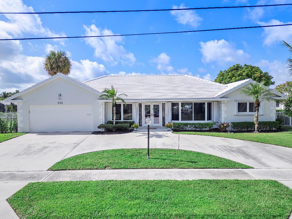 772 Apple Tree, Boca Raton FL 33486
