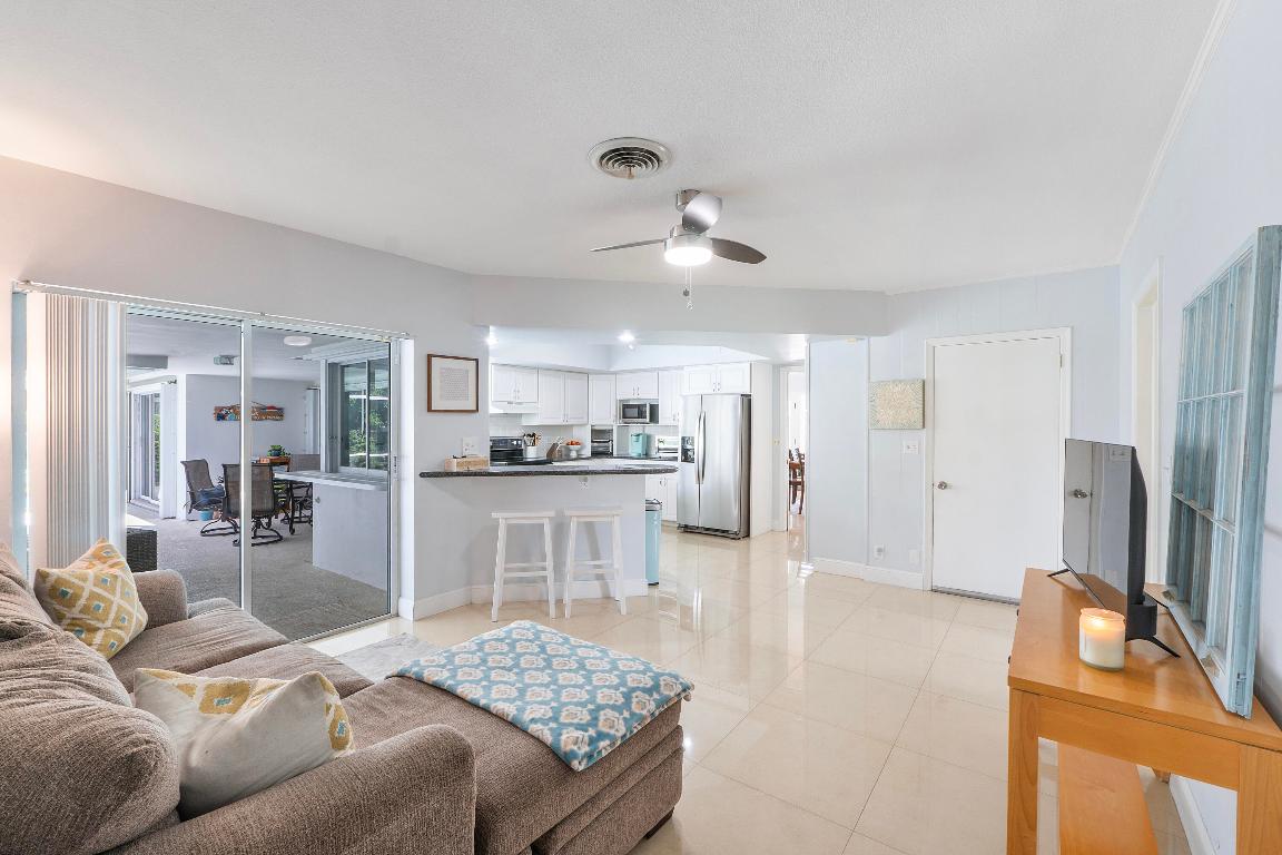772 Apple Tree, Boca Raton FL 33486