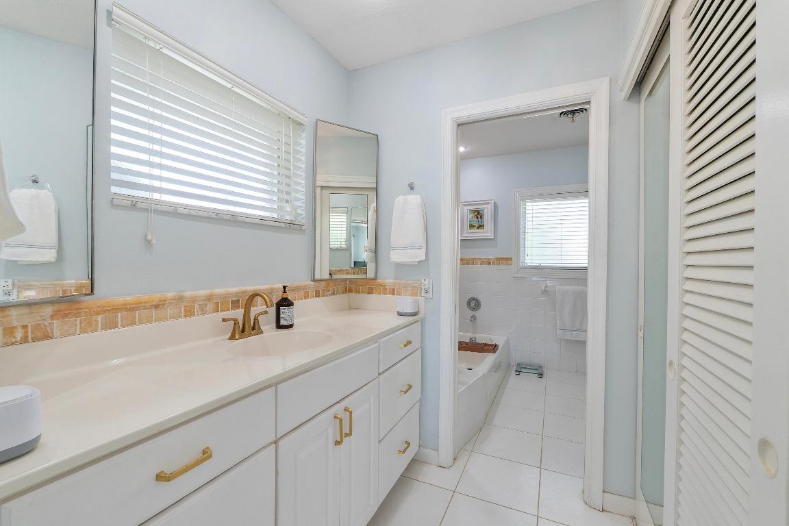772 Apple Tree, Boca Raton FL 33486