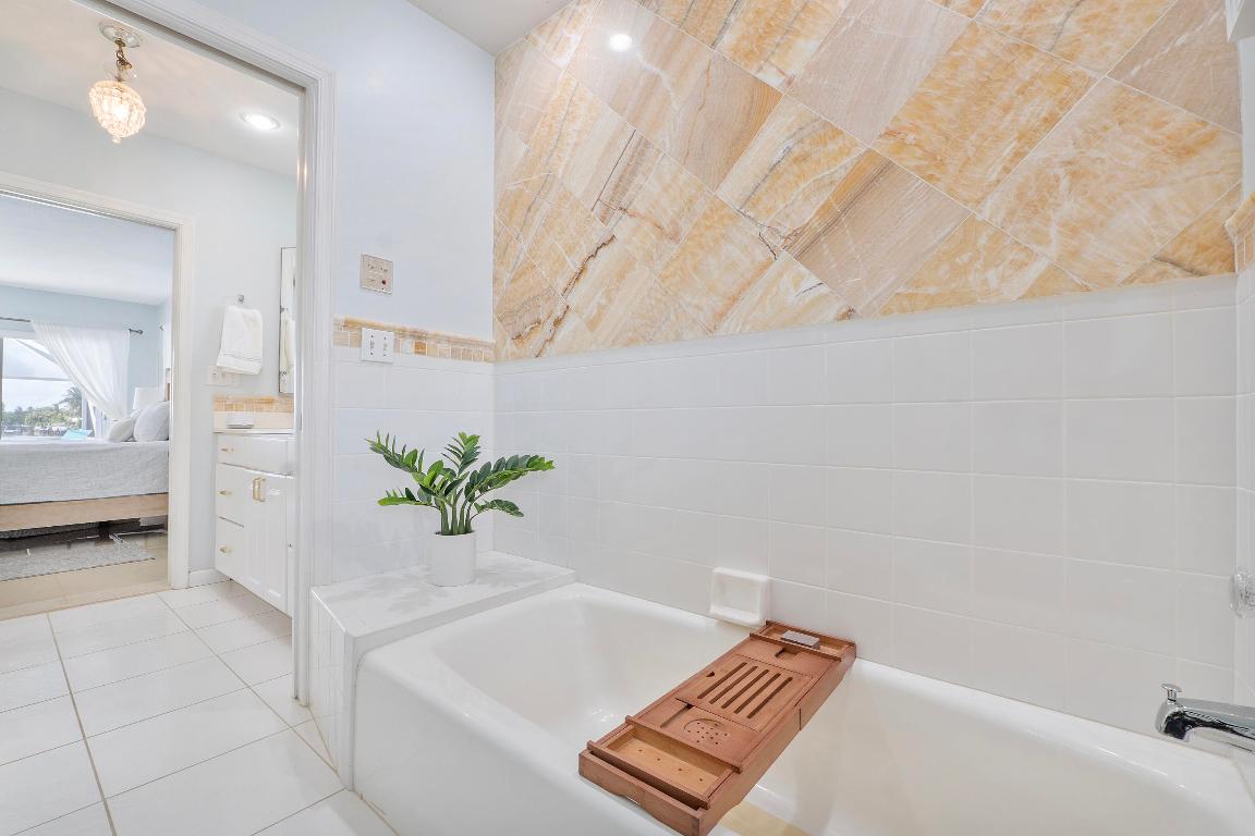 772 Apple Tree, Boca Raton FL 33486