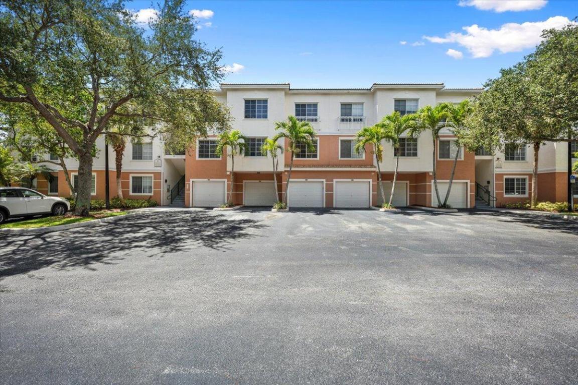 6203 Myrtlewood, Palm Beach Gardens FL 33418