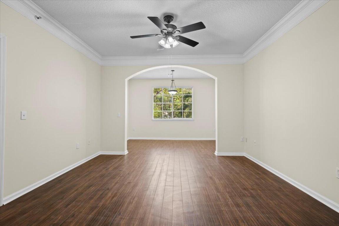 6203 Myrtlewood, Palm Beach Gardens FL 33418