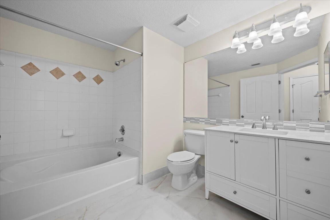 6203 Myrtlewood, Palm Beach Gardens FL 33418