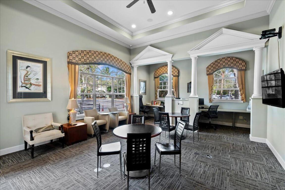 6203 Myrtlewood, Palm Beach Gardens FL 33418