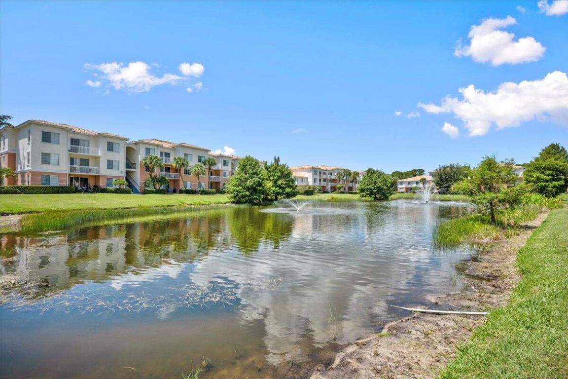 6203 Myrtlewood, Palm Beach Gardens FL 33418