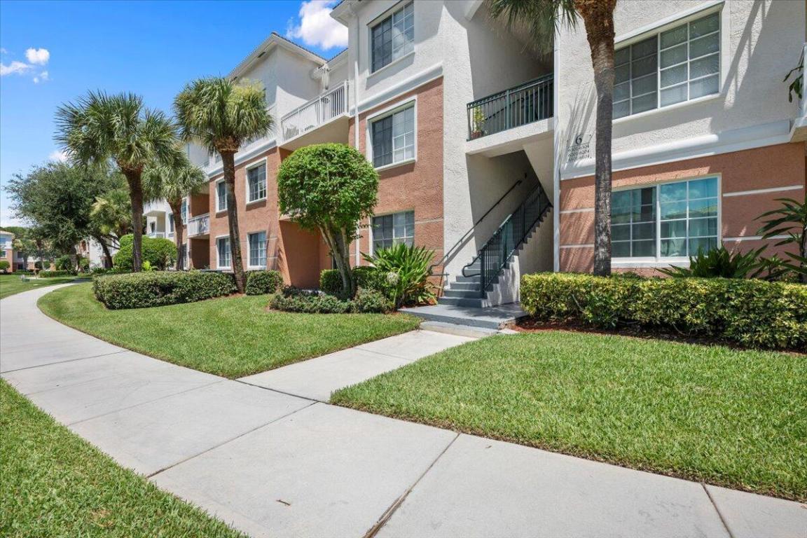 6203 Myrtlewood, Palm Beach Gardens FL 33418