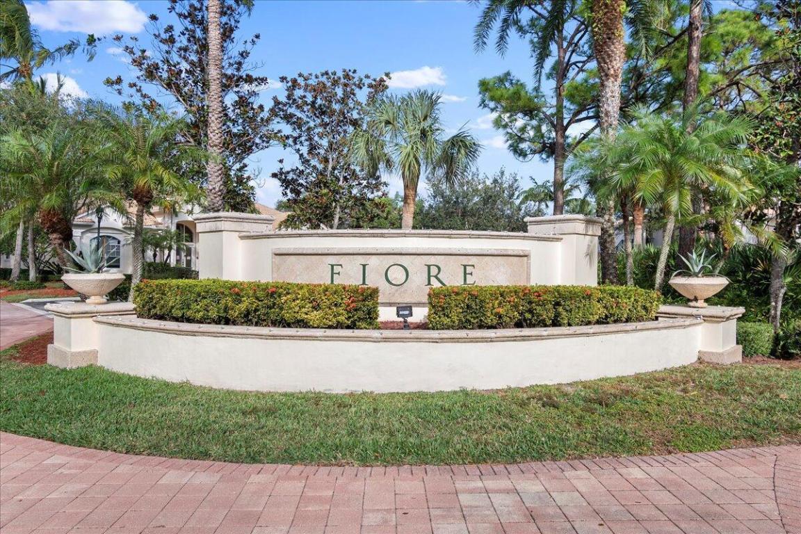 6203 Myrtlewood, Palm Beach Gardens FL 33418