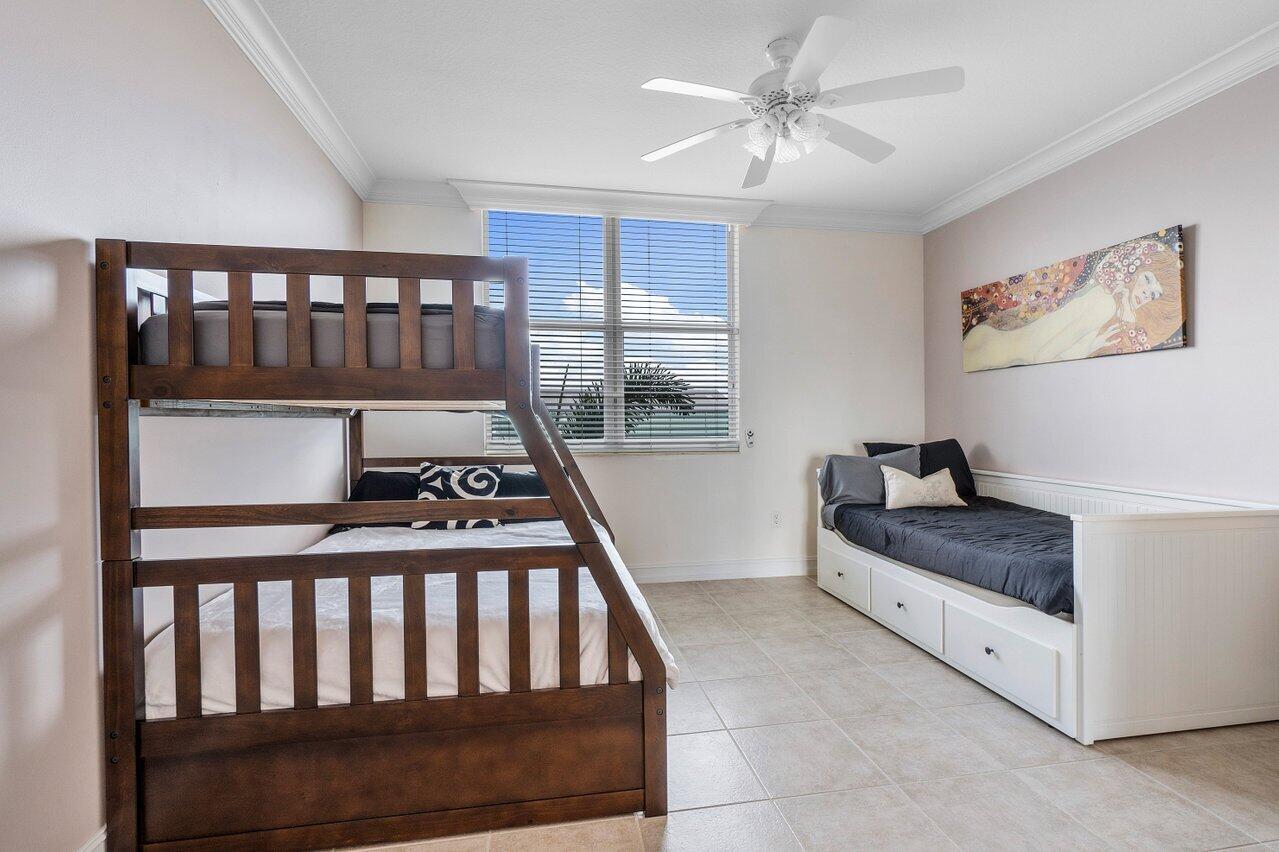 806 E Windward 301 #301, Lantana FL 33462