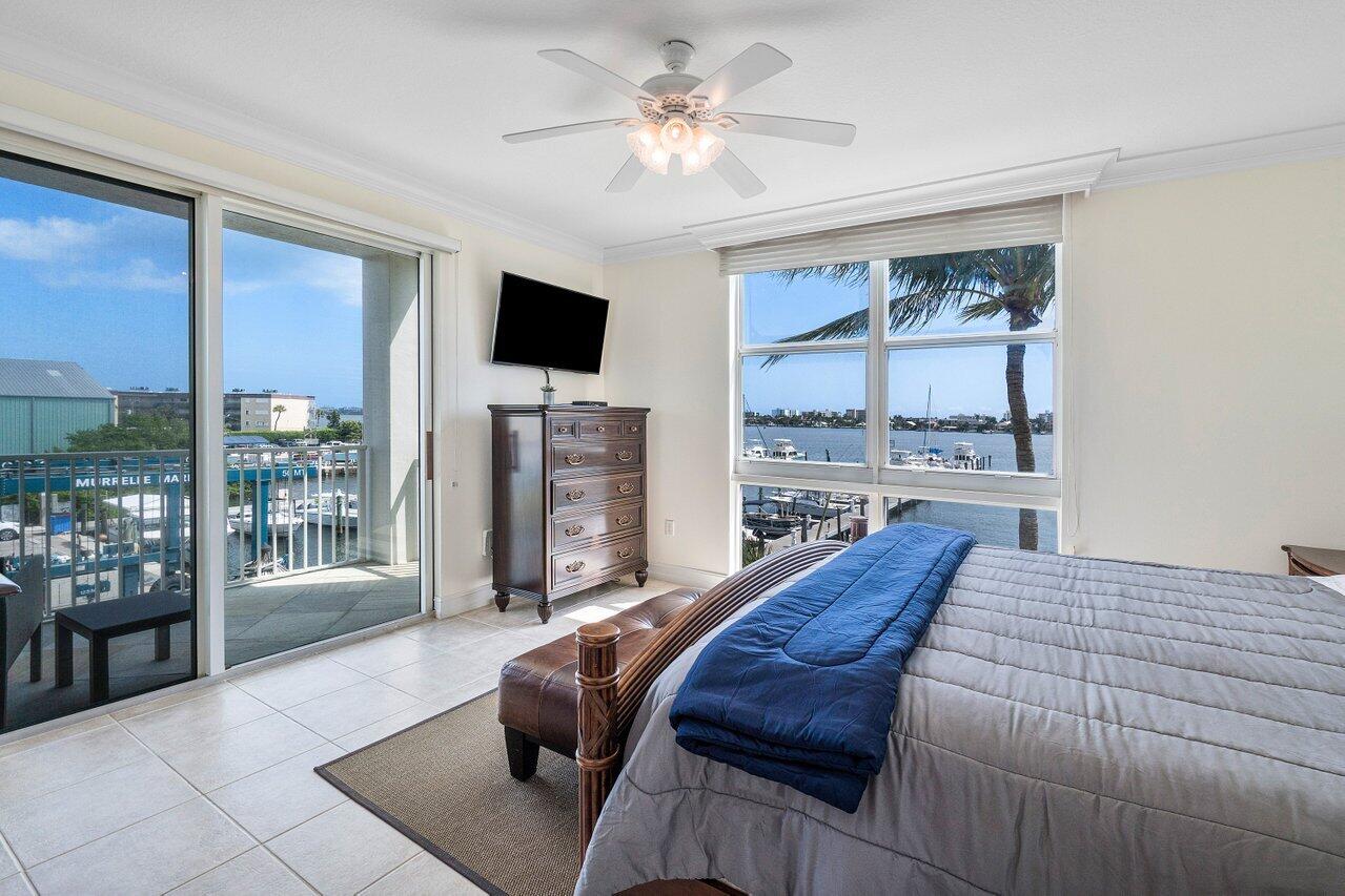 806 E Windward 301 #301, Lantana FL 33462