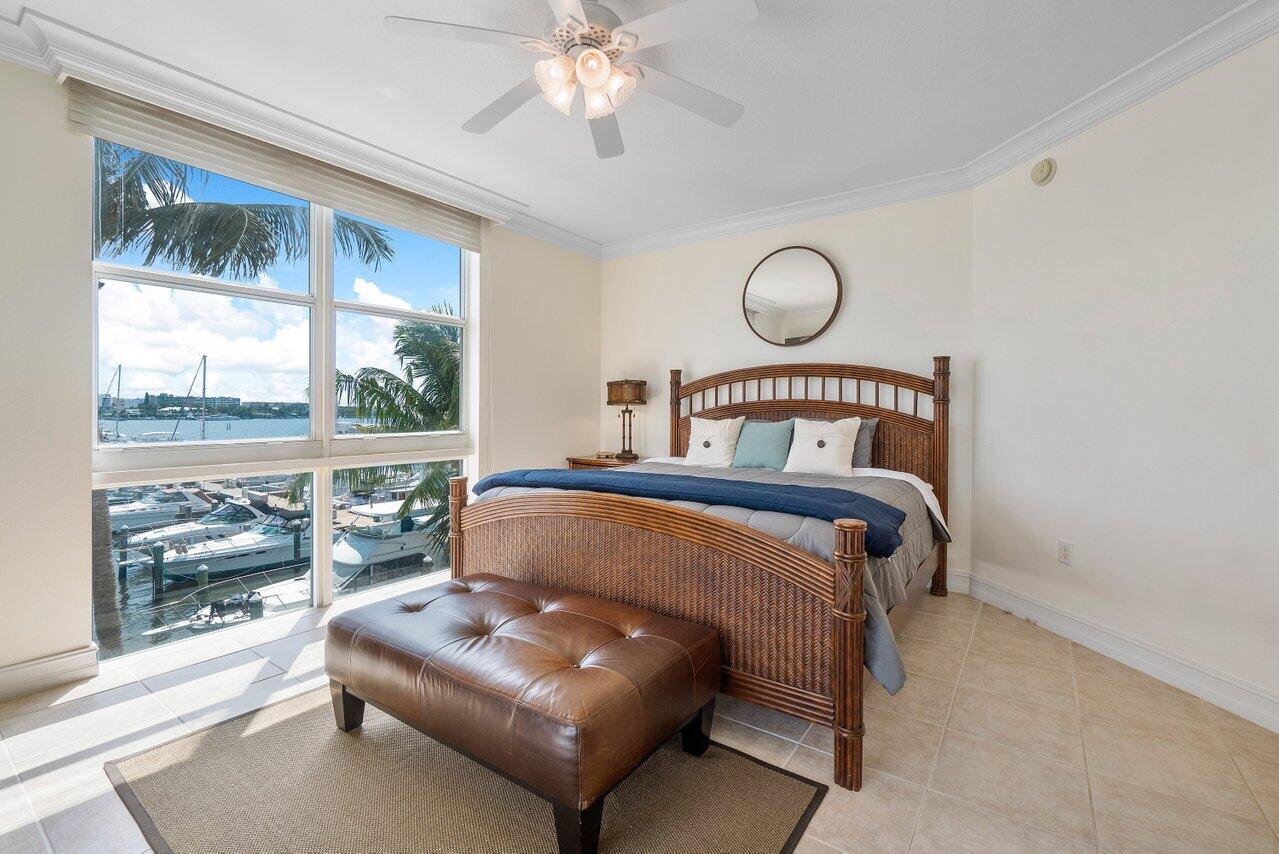 806 E Windward 301 #301, Lantana FL 33462
